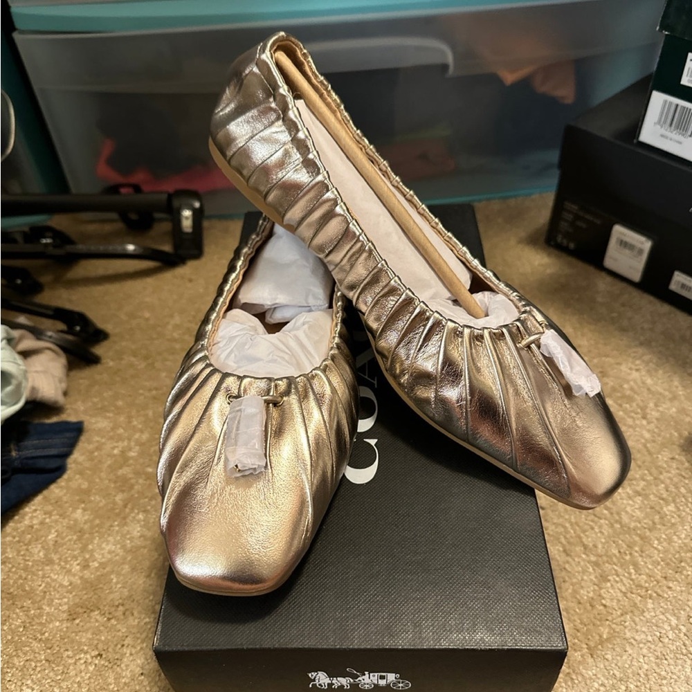 Coach flats 10